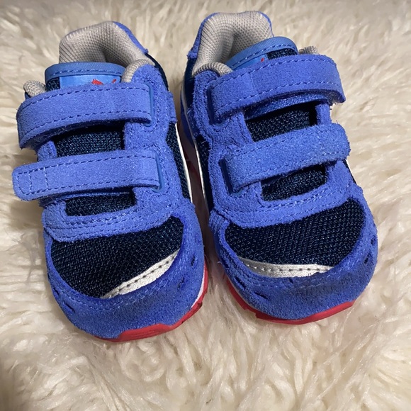 Baby, enfant shoe - Picture 2 of 4